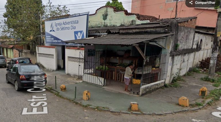 A antiga sede, atualmente, conta com uma parte onde fica uma igreja e na outra parte tem um bar